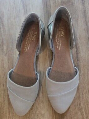 TOMS Women's D'Orsay Flat — Light Gray 7 NWOT